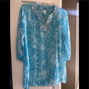 Ladies Sheer Lightweight Tunic size Medium